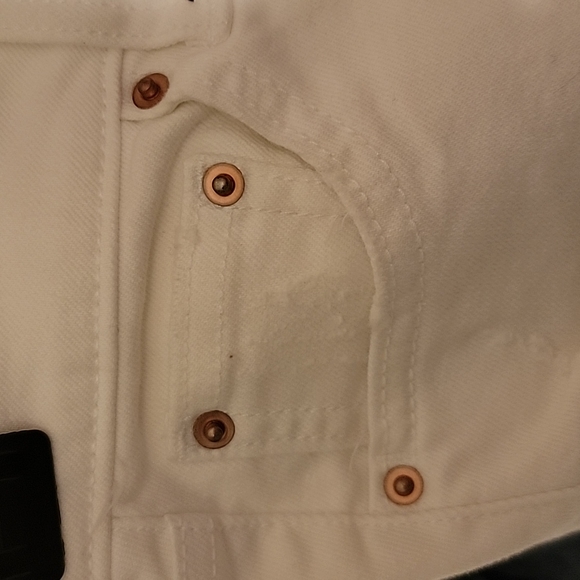 White distressed jeans - Picture 9 of 10